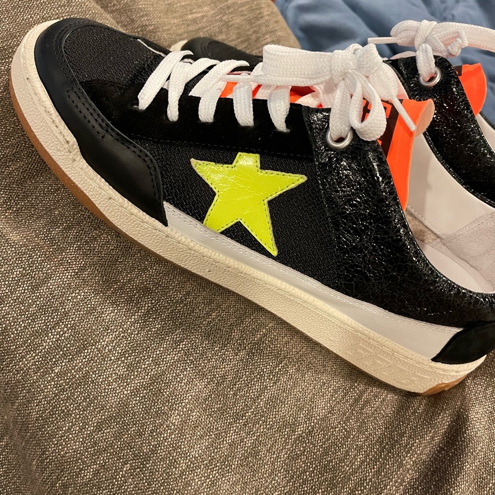 golden goose woman’s sneakers size 40